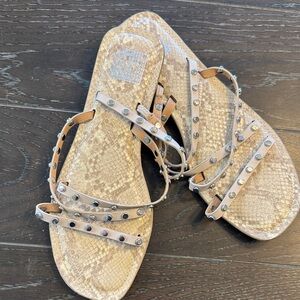 Dolce Vida Beige Sandals